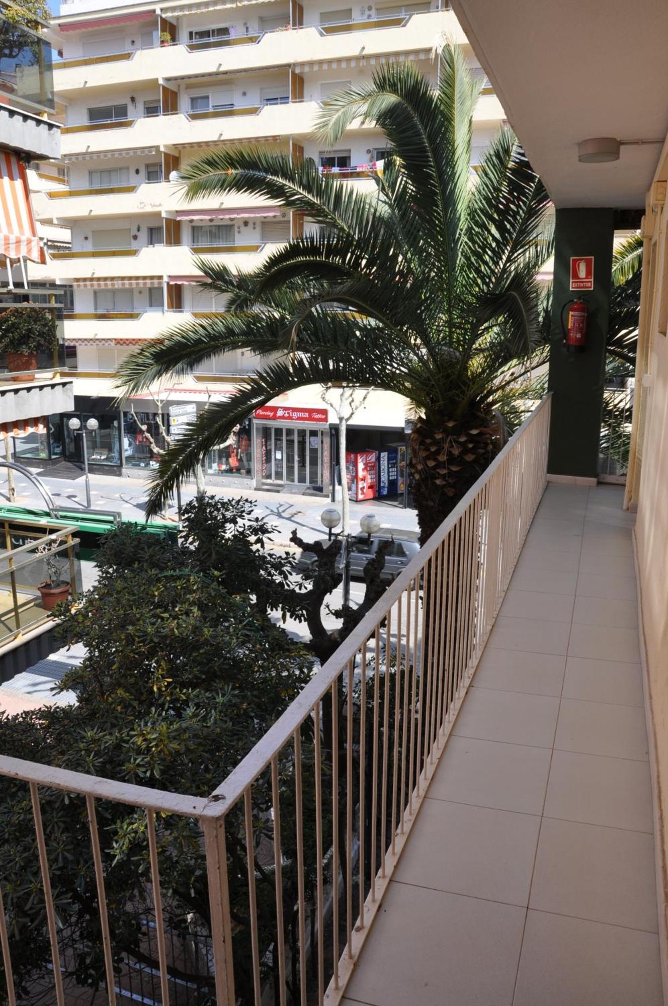 Hostal Montsant Salou Eksteriør bilde