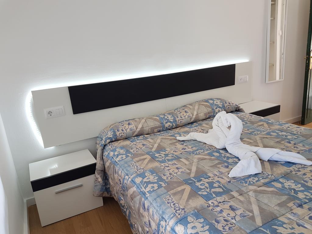 Hostal Montsant Salou Eksteriør bilde