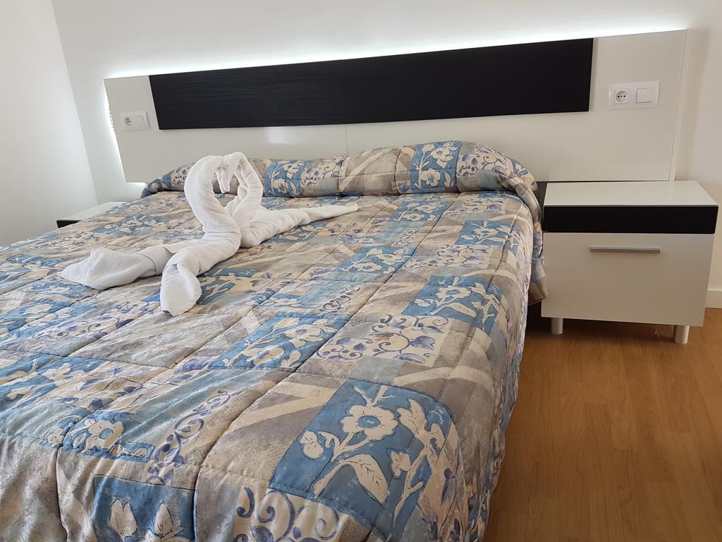 Hostal Montsant Salou Eksteriør bilde