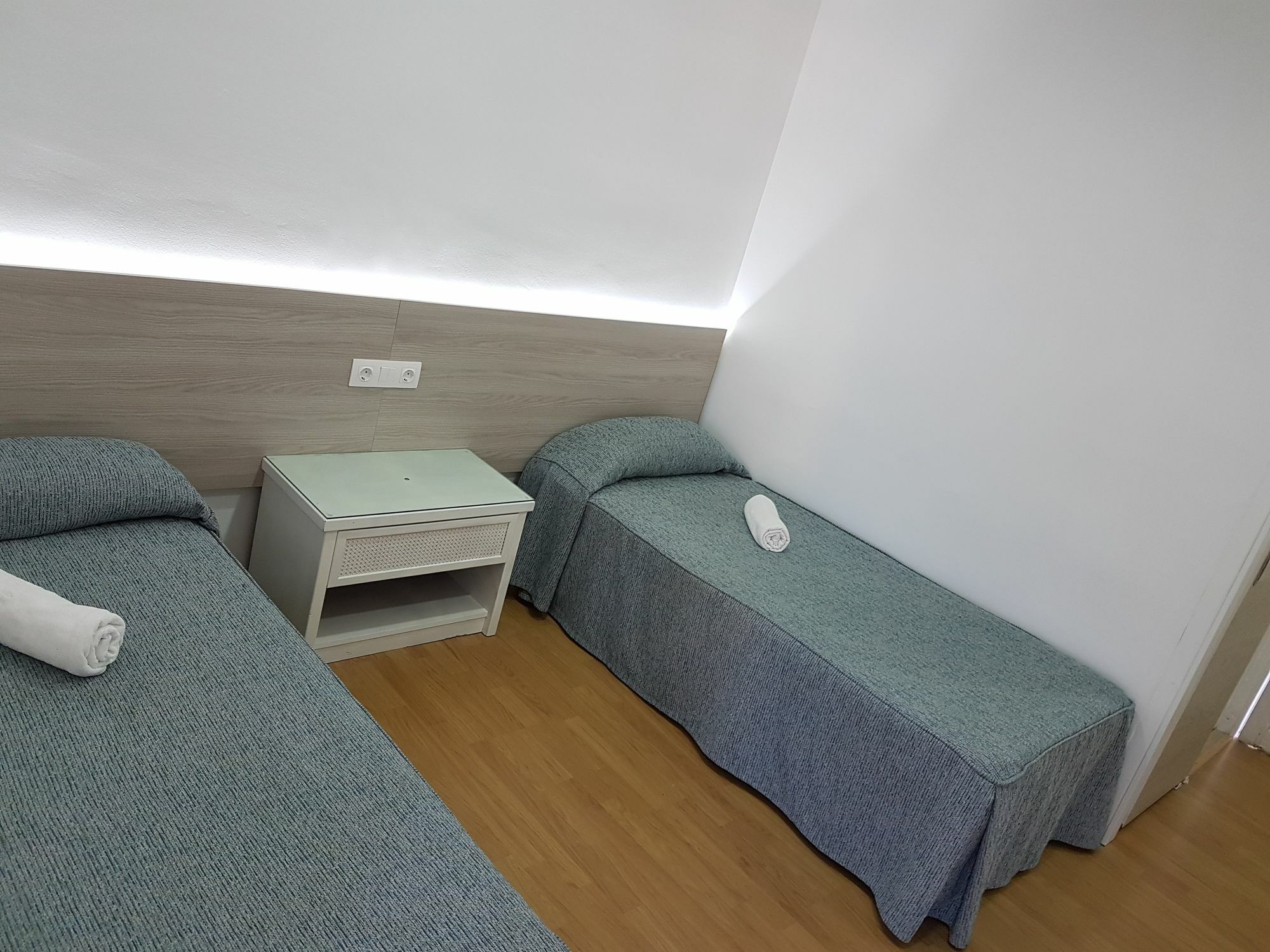Hostal Montsant Salou Eksteriør bilde