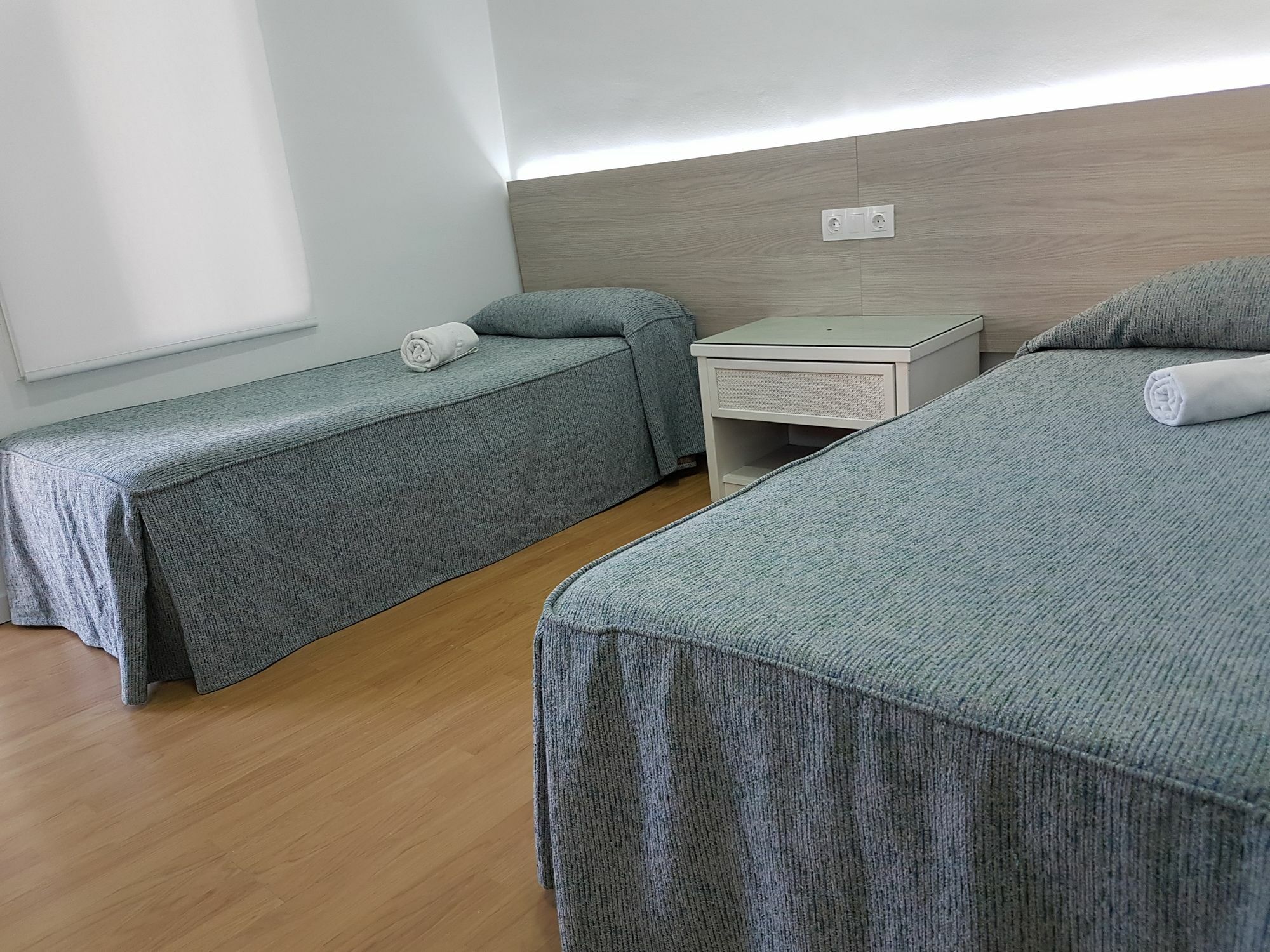 Hostal Montsant Salou Eksteriør bilde